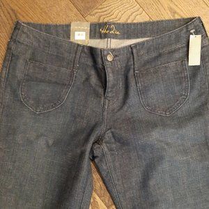 NWT Old Navy the diva, low rise, 14W Regular, stretch, denim jeans